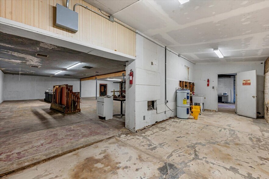More Photos Of 636 Park Blvd, Orange Cove Freestanding For Sale