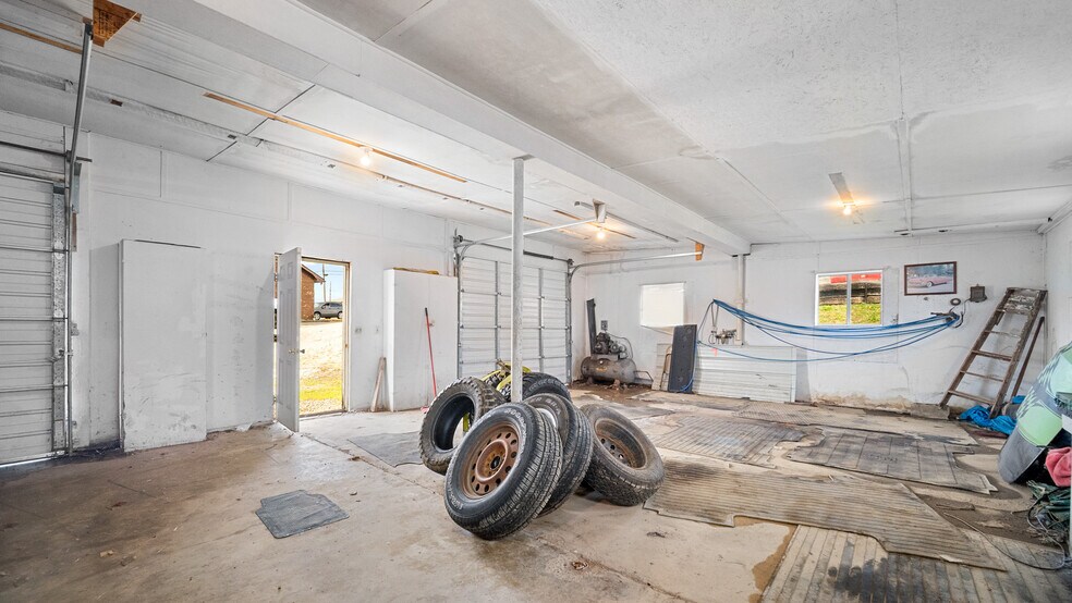 More Photos Of 601 E Main St, West Union Land For Sale