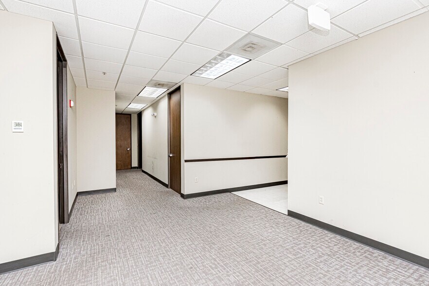 More Photos Of 3636 S Sherwood Forest Blvd, Baton Rouge Office For Lease