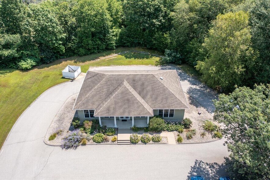 More Photos Of 20 Knollwood Dr, Canterbury Office For Sale