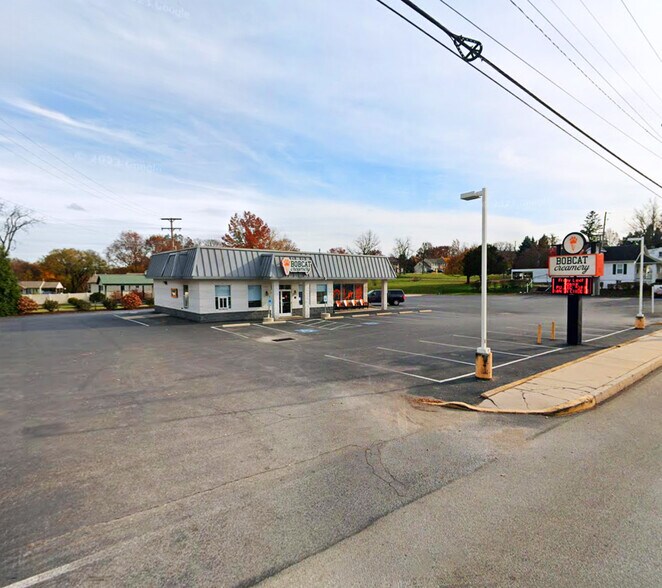 Primary Photo Of 117 S Main St, Manchester Fast Food For Lease