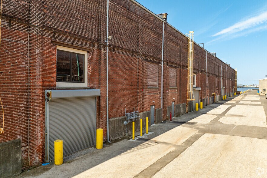 More Photos Of 300 Jefferson St, Camden Warehouse For Lease