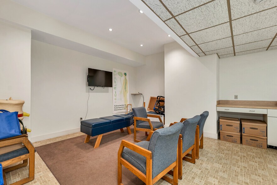 More Photos Of 68 Lyme Rd, Hanover Office Residential For Sale