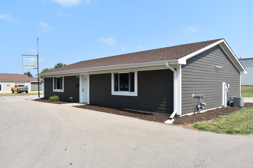 More Photos Of 1609 Plainfield Ave, Janesville Storefront Retail Office For Lease