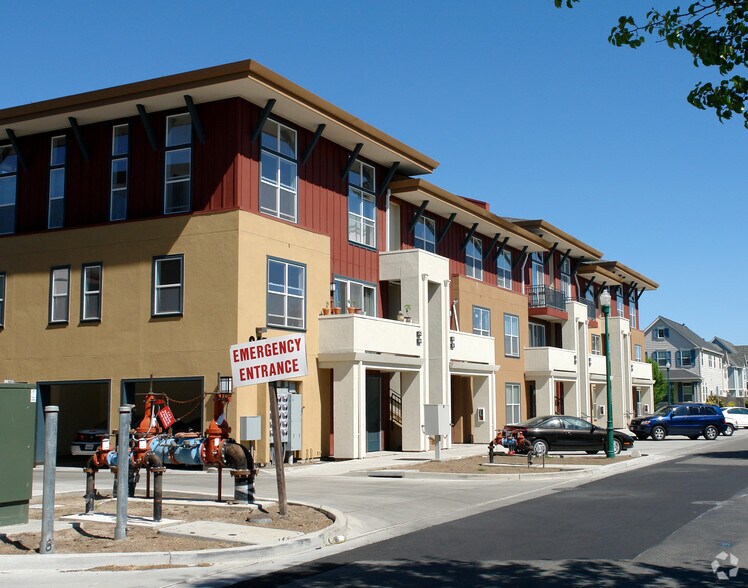 More Photos Of 965 Doubles Dr, Santa Rosa Apartments For Lease