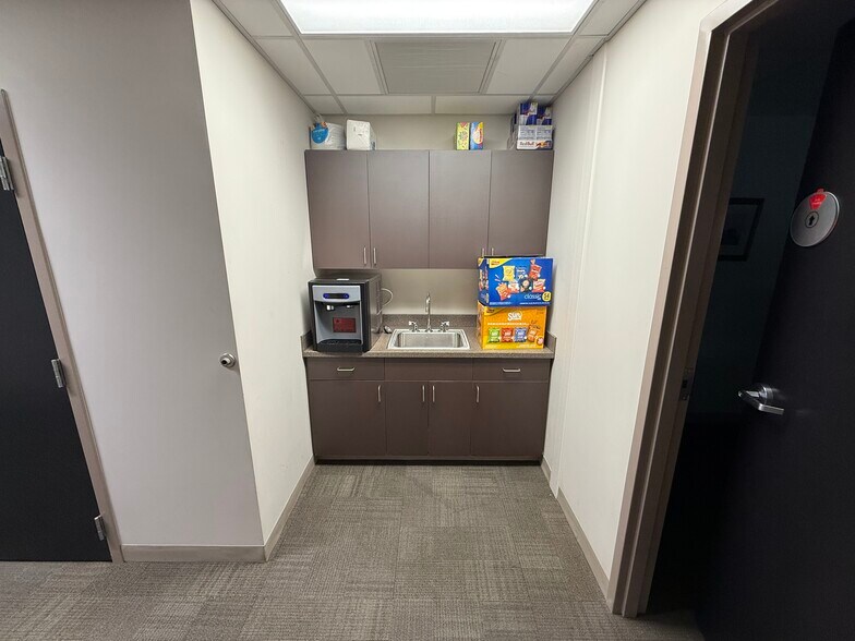 More Photos Of 12875 S Minuteman Dr, Draper Light Manufacturing For Lease