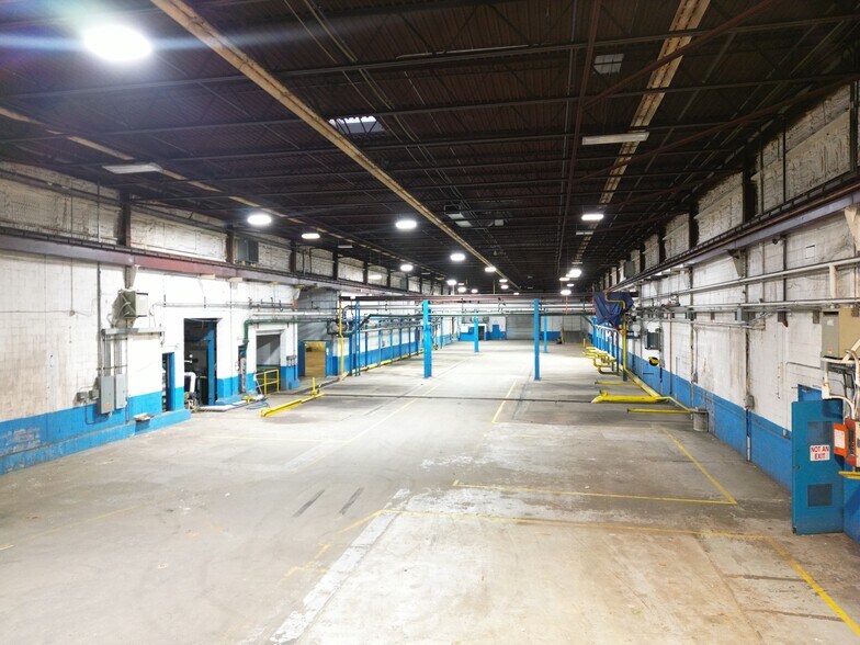 More Photos Of 44 Rivulet St, Uxbridge Warehouse For Sale