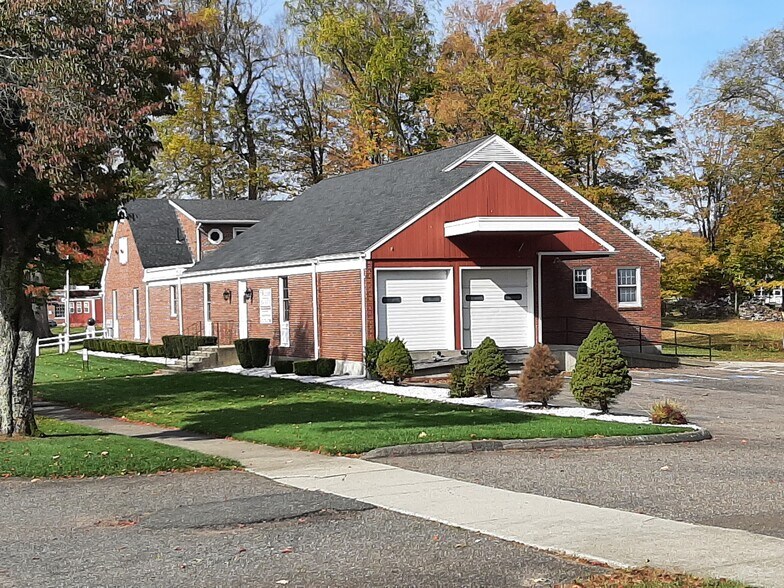 More Photos Of 2 Crane Park Dr, Wilbraham Medical For Lease