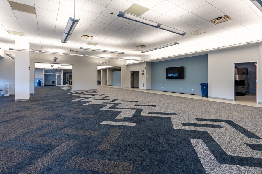 More Photos Of 5001 Meadowland Pky, Marion Office For Sale