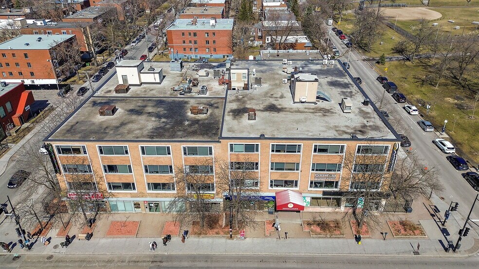 More Photos Of 6555 Ch De La Côte-Des-Neiges, Montréal Office For Lease