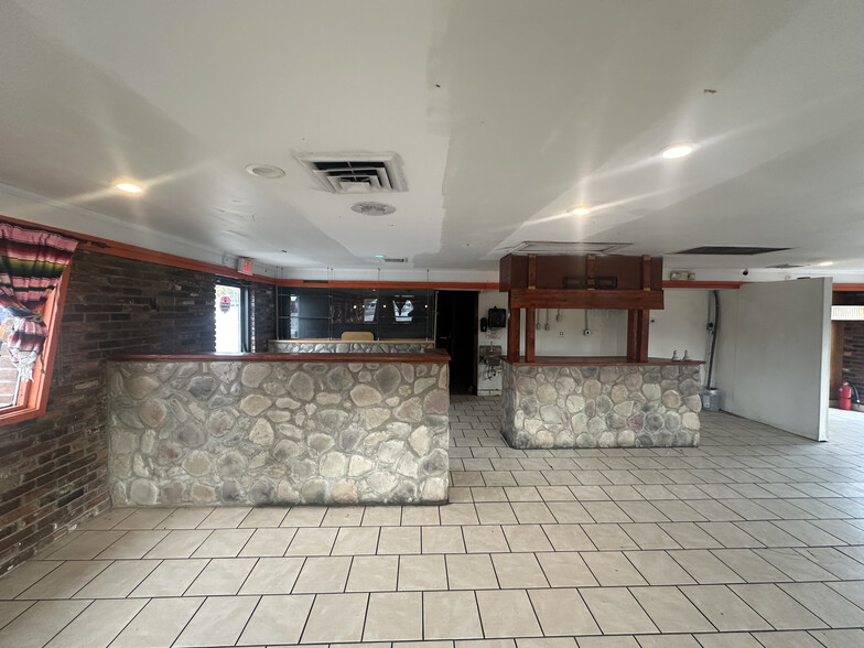 More Photos Of 1315 W Garfield Ave, Peoria Restaurant For Lease