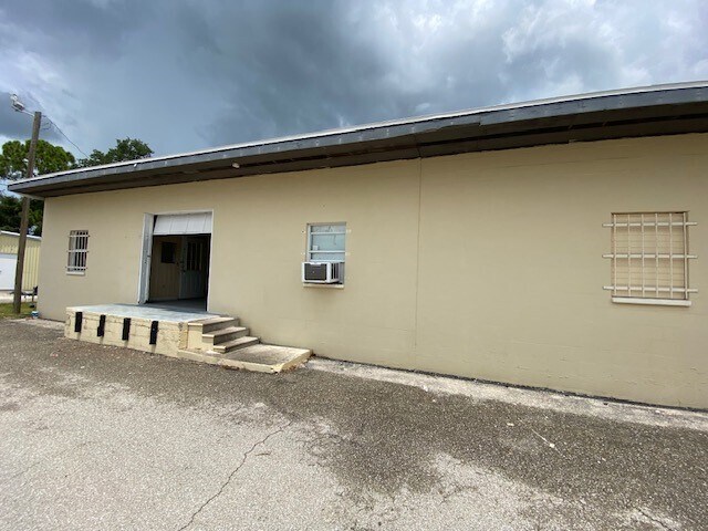 More Photos Of 23160 Harbor View Rd, Port Charlotte Warehouse For Lease
