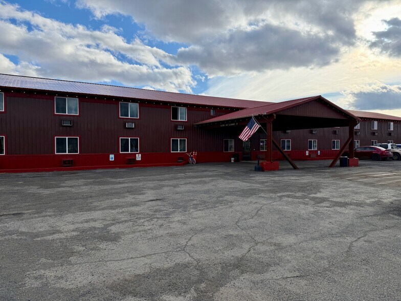 More Photos Of 1150 N Main St, Deer Lodge Hotel For Sale