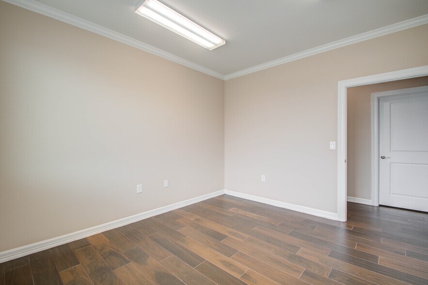 More Photos Of 2743 Smith Ranch Rd, Pearland Coworking Space