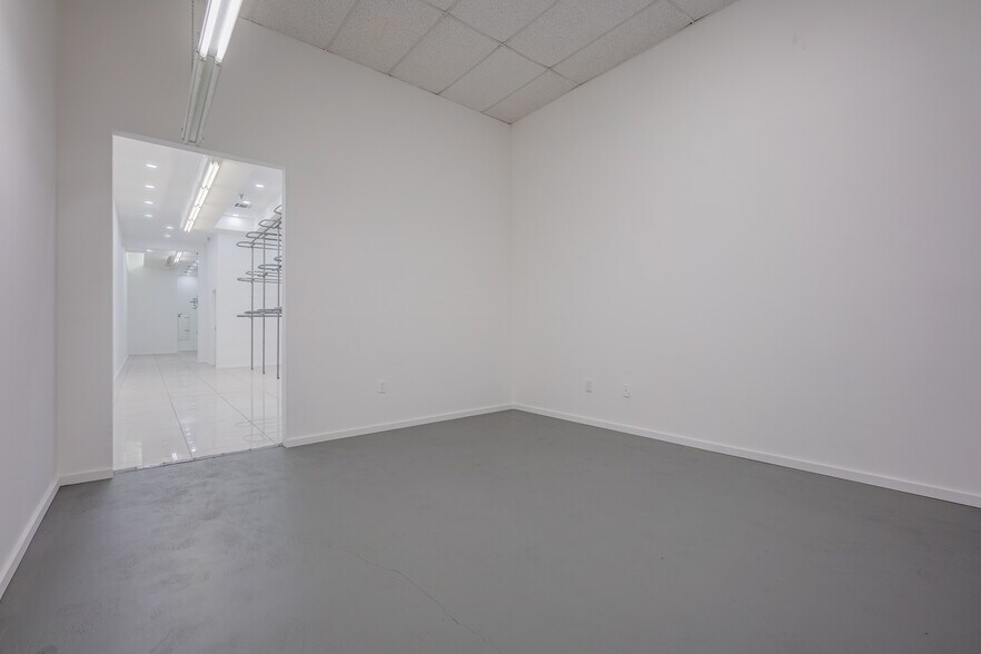 More Photos Of 1212 S San Pedro St, Los Angeles Storefront Retail Office For Lease