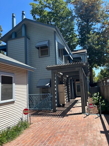More Photos Of 430 D St, Davis Office For Lease