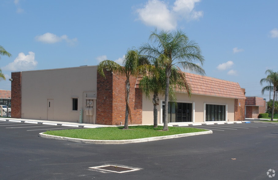 More Photos Of 2501 Bristol Dr, West Palm Beach Unknown For Lease