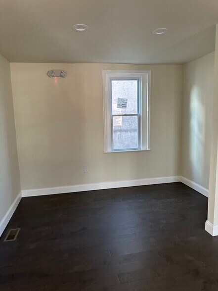 More Photos Of 800 Dekalb St, Bridgeport Storefront Retail Residential For Sale