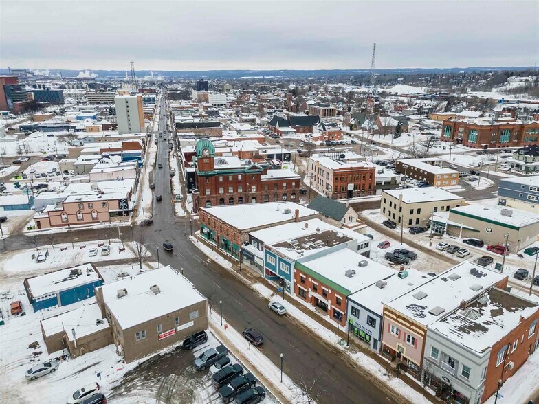 More Photos Of 732-734 Queen St E, Sault Ste Marie Office For Sale