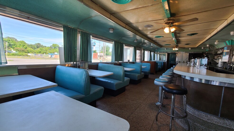 More Photos Of 9955 Warwick Blvd, Newport News Restaurant For Sale