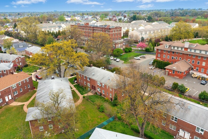 More Photos Of 13 Carpenter Terrace N, Belleville Apartments For Sale