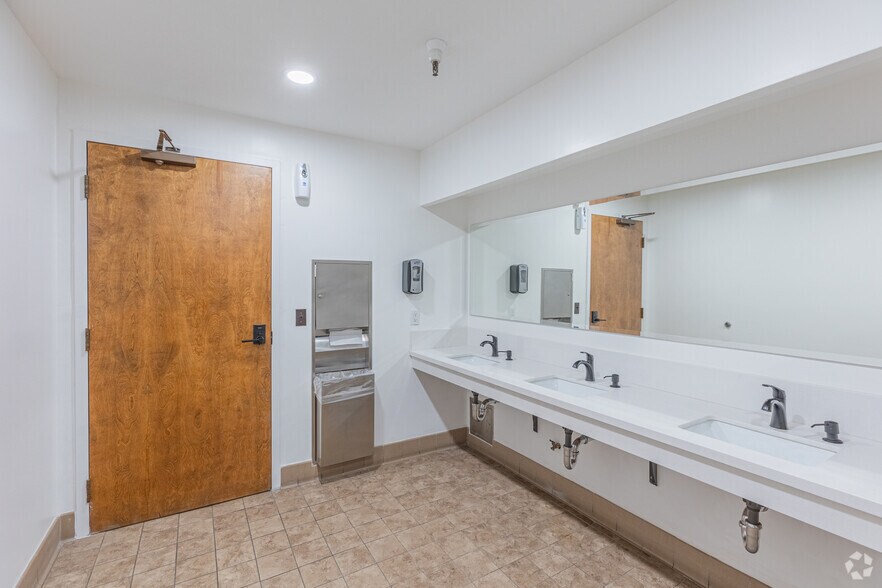 More Photos Of 191 Calle Magdalena, Encinitas Office For Sale