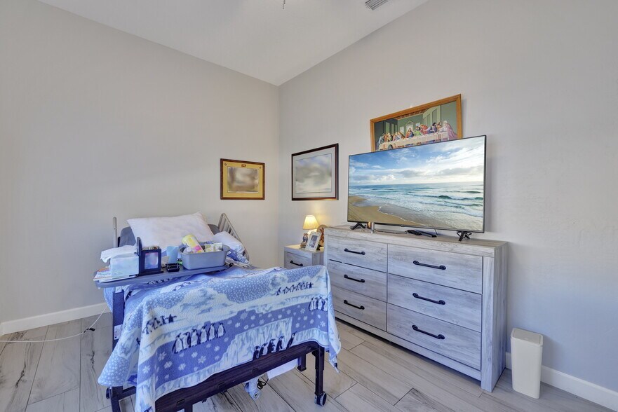 More Photos Of EXCEPTIONAL SURPRISE ALH INVESTMENT, Surprise Assisted Living For Sale