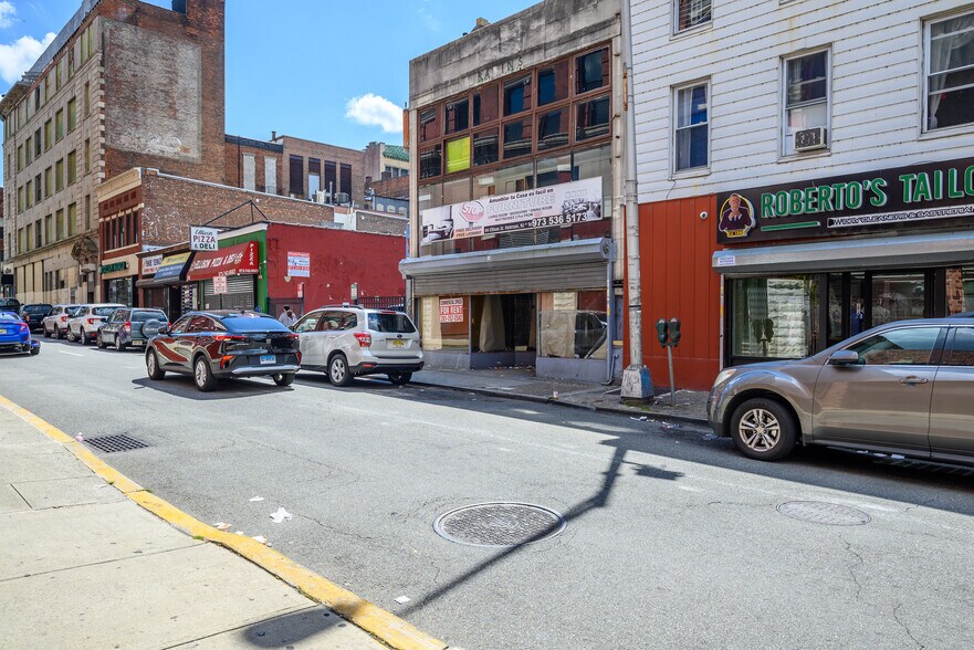 More Photos Of 84 Ellison St, Paterson Storefront Retail Office For Lease