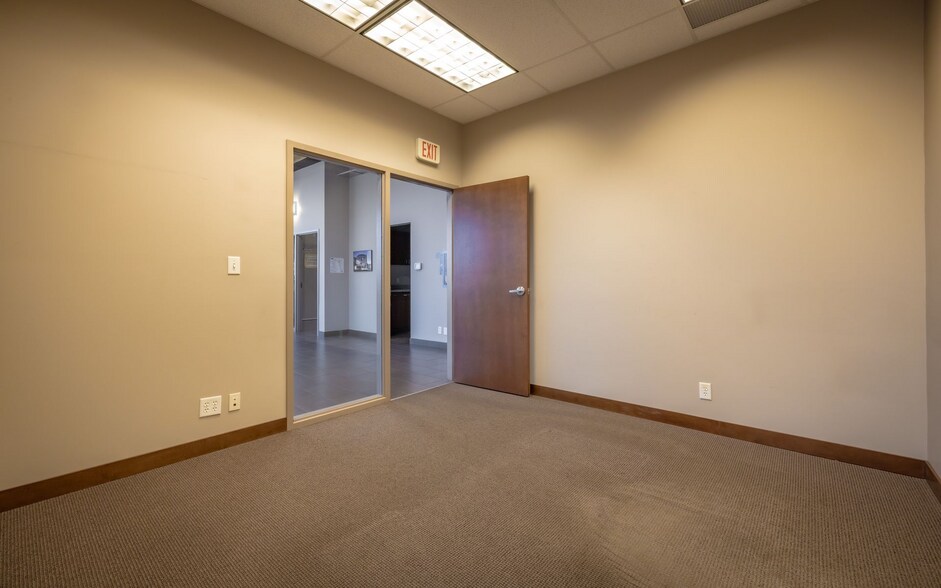 More Photos Of 5465 Production Blvd, Surrey Service For Lease