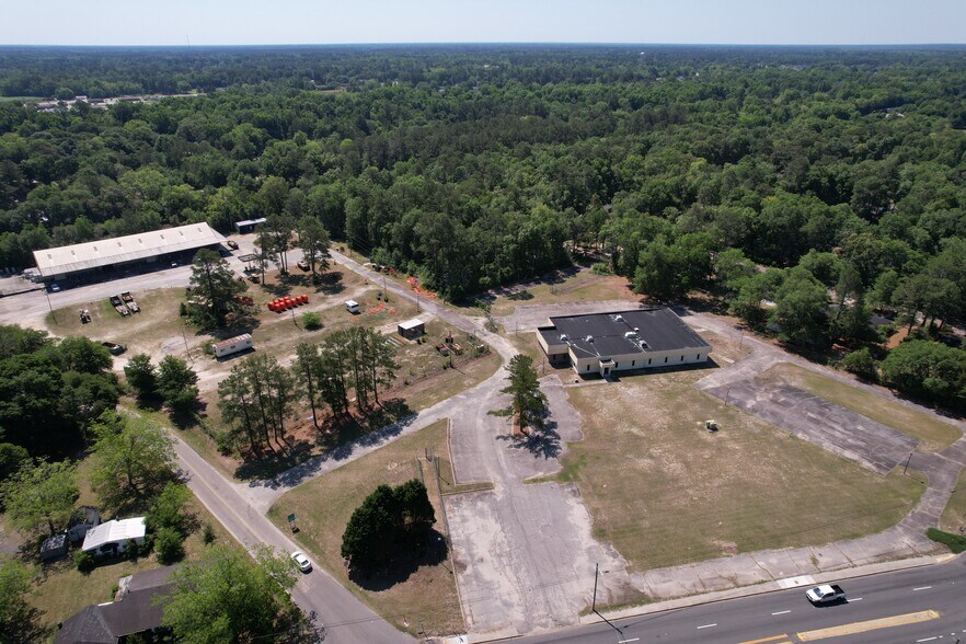 More Photos Of 1500 N Longstreet St, Kingstree Light Distribution For Sale