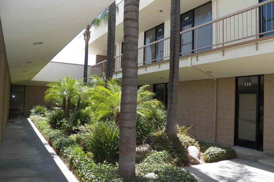 More Photos Of 225 E Airport Dr, San Bernardino Medical For Lease