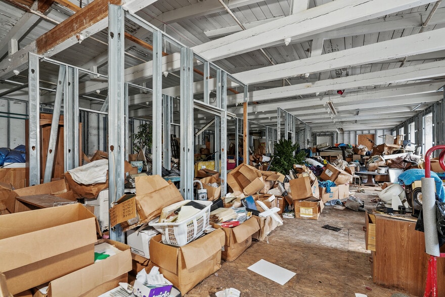 More Photos Of 45 Old Flat River, Coventry Manufacturing For Sale