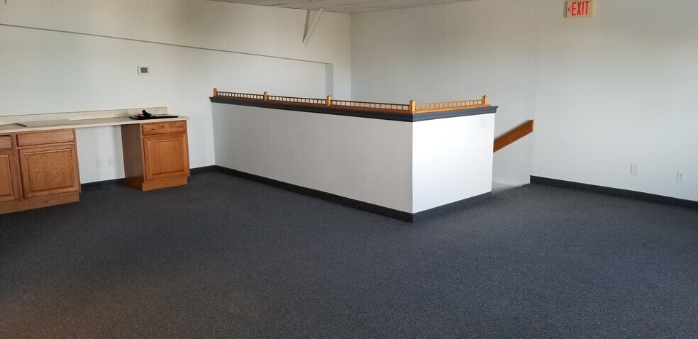 More Photos Of 7927-7939 Red Granite Loop, Colorado Springs Warehouse For Lease