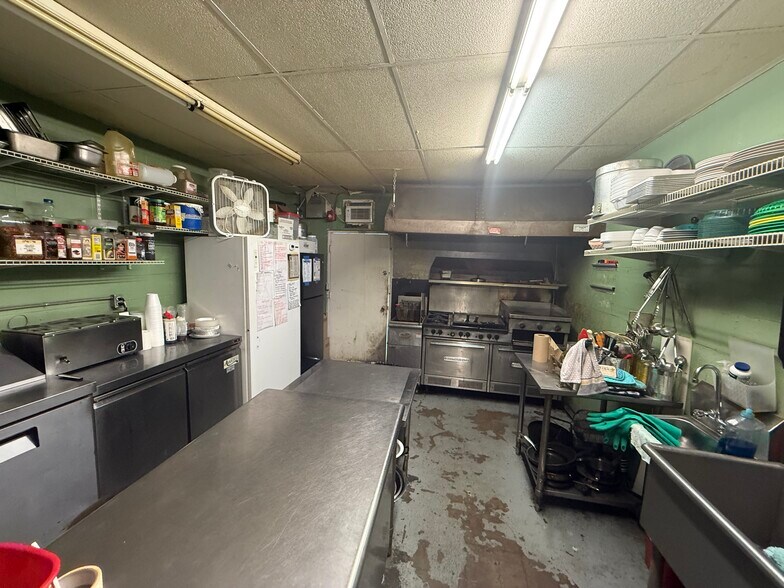 More Photos Of 855 Main St, Follansbee Restaurant For Sale