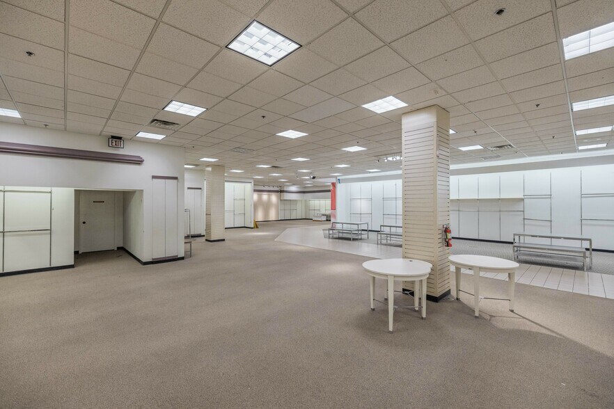 More Photos Of 7 S Tunnel Rd, Asheville Department Store For Sale