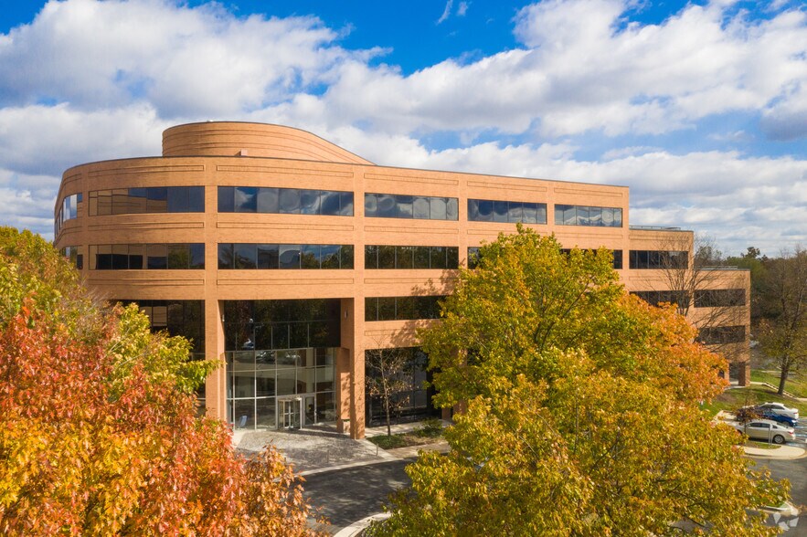 More Photos Of 2400 Research Blvd, Rockville Office For Lease