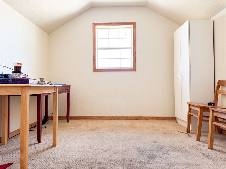 More Photos Of 115 E 8th St, Cisco Restaurant For Sale