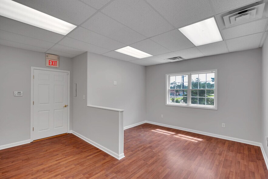 More Photos Of 1466 Hooper Ave, Toms River Medical For Lease