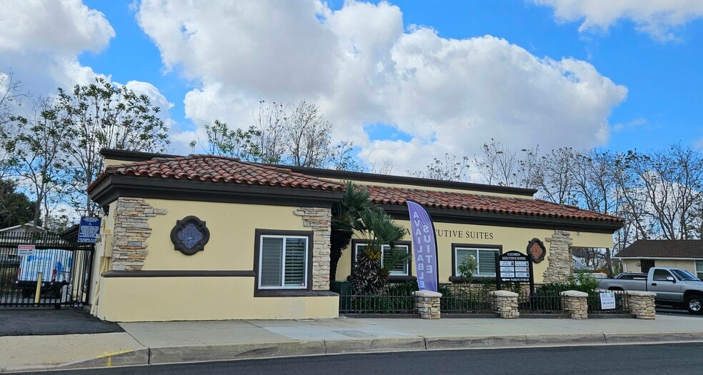 More Photos Of 601 W County Line Rd, Calimesa Office For Lease