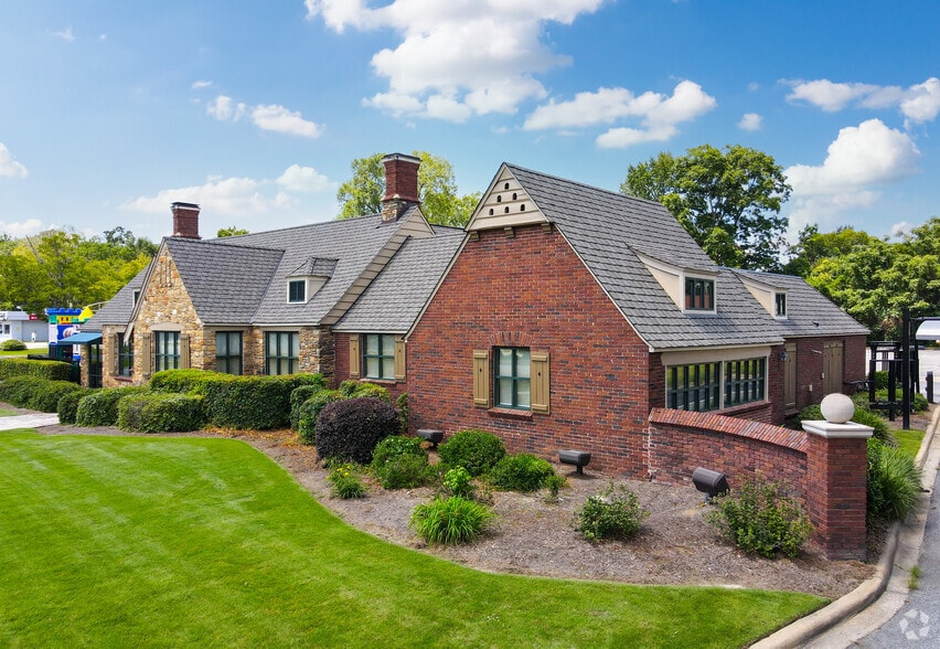 More Photos Of 2033 Wynnton Rd, Columbus Restaurant For Sale