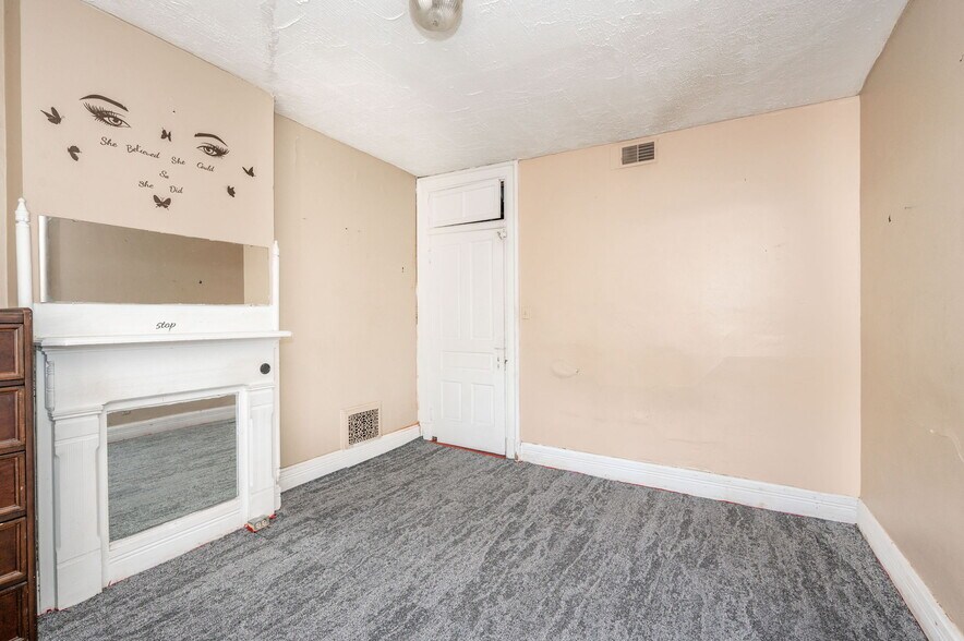 More Photos Of 6017-6019 Vine St, Cincinnati General Retail For Sale
