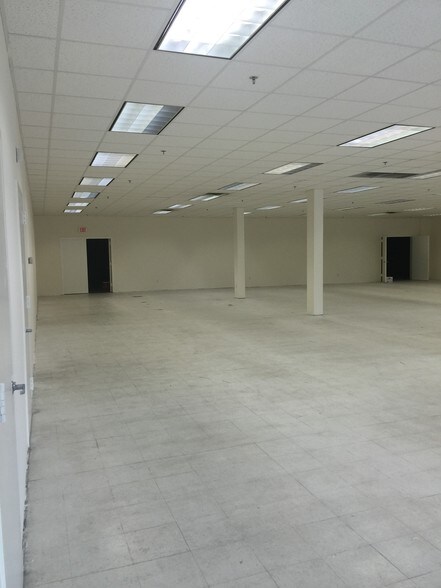 More Photos Of 482 Glenbrook Rd, Stamford Manufacturing For Lease