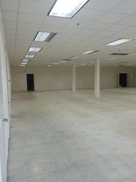 More Photos Of 482 Glenbrook Rd, Stamford Manufacturing For Lease