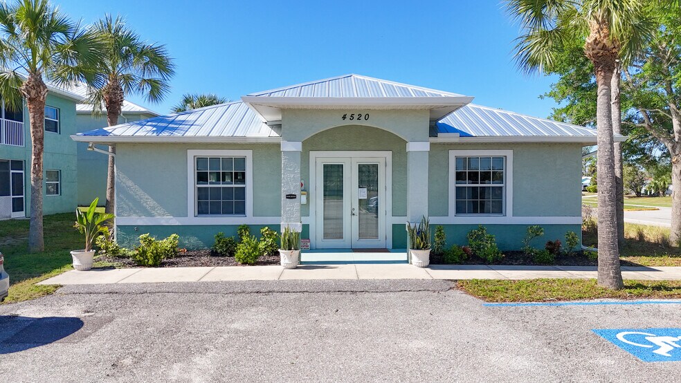 More Photos Of 4520 S Biscayne Dr, North Port Apartments For Sale