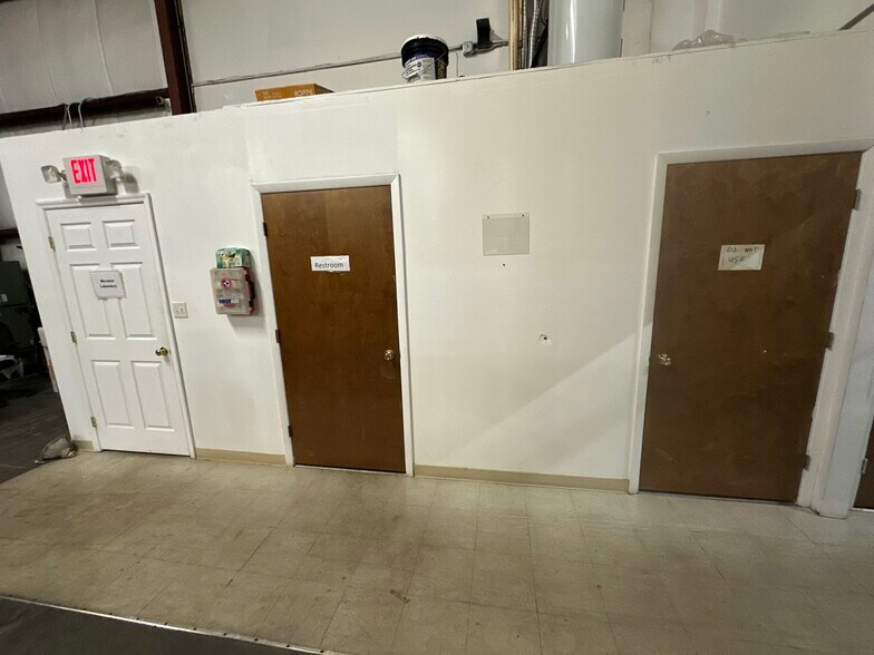 More Photos Of 15480 Aviation Loop Dr, Brooksville Warehouse For Sale