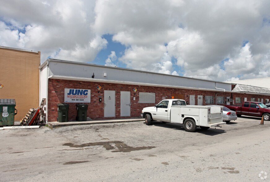 More Photos Of 3557-3563 NW 9th Ter, Oakland Park Warehouse For Lease