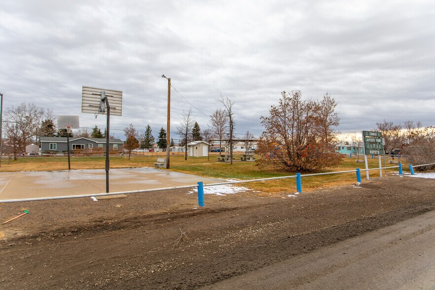 More Photos Of 309 S Minnesota St, Conrad Manufactured Housing Mobile Home Park For Sale