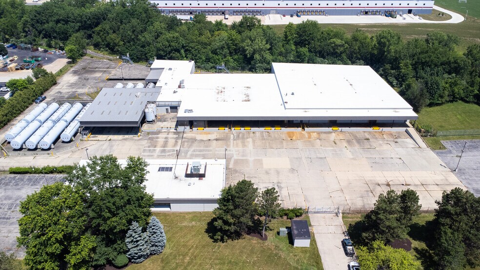Primary Photo Of 21600 Drake Rd, Strongsville Warehouse For Sale