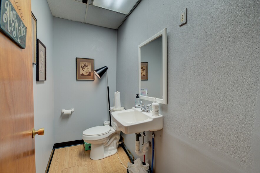 More Photos Of 257 Warren Ave, East Providence Storefront For Sale