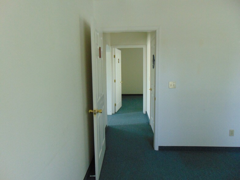 More Photos Of 920 W Main St, Visalia Coworking Space